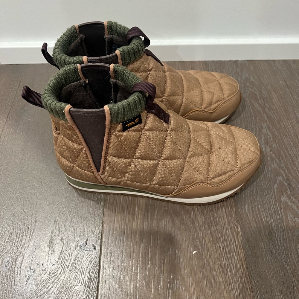 Teva boots